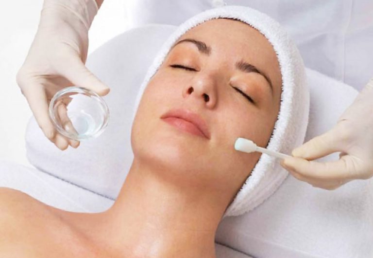 Peeling du visage à Montpellier au Centre Esthétique Écusson